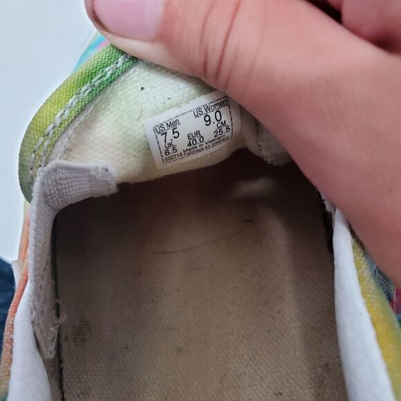 Vans Rainbow Tye Die Multicolor Classic Slip-on.Unisex Size 7.5 men size 9women - Picture 2 of 10